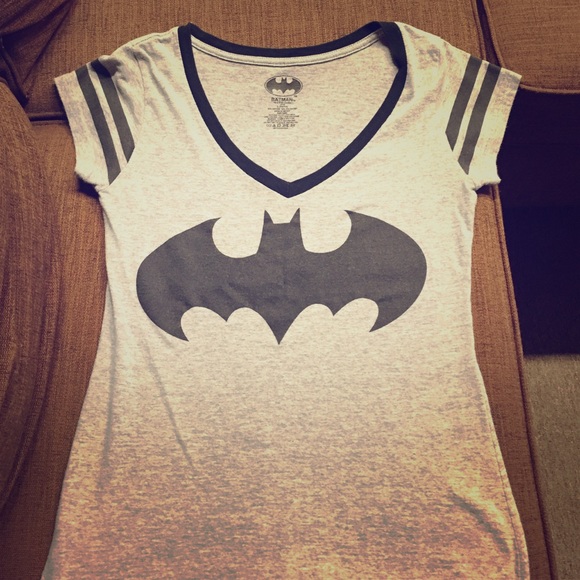 Batman Shirt V Neck Size Large