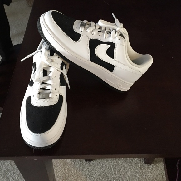 Like New Nike Air Force I. Womens size 7