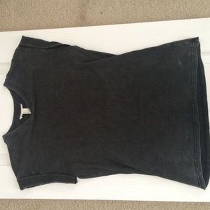 Basic grey rolled tee