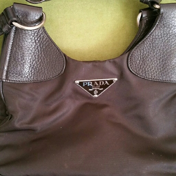 Authentic PRADA HANDBAG - Picture 3 of 4