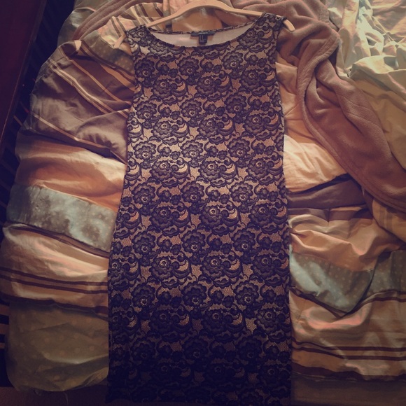 Elegant tight dress - Picture 1 of 3