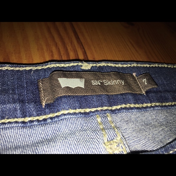 This is a pair of Levi's Jeans - Picture 2 of 4