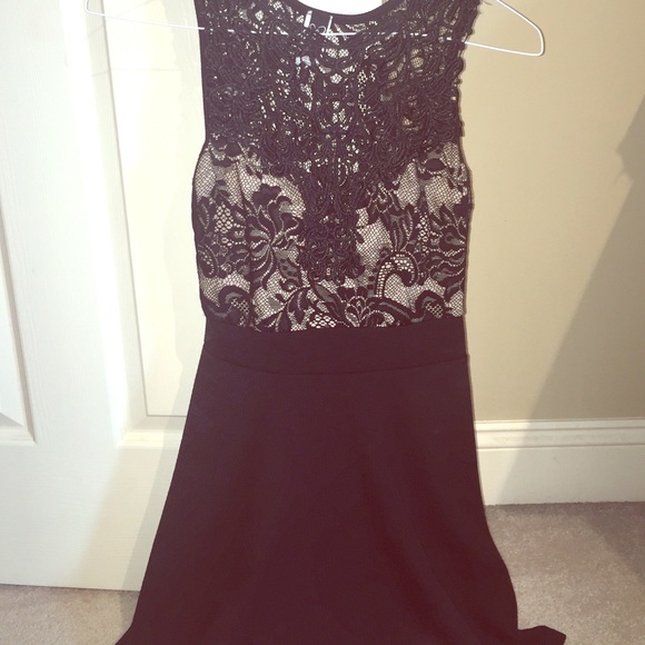 Elegant windsor dress - Picture 1 of 3