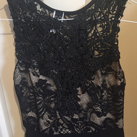 Elegant windsor dress - Picture 2 of 3