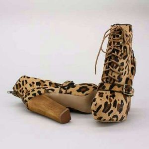 Steve Madden 'carnby' lace up leopard booties