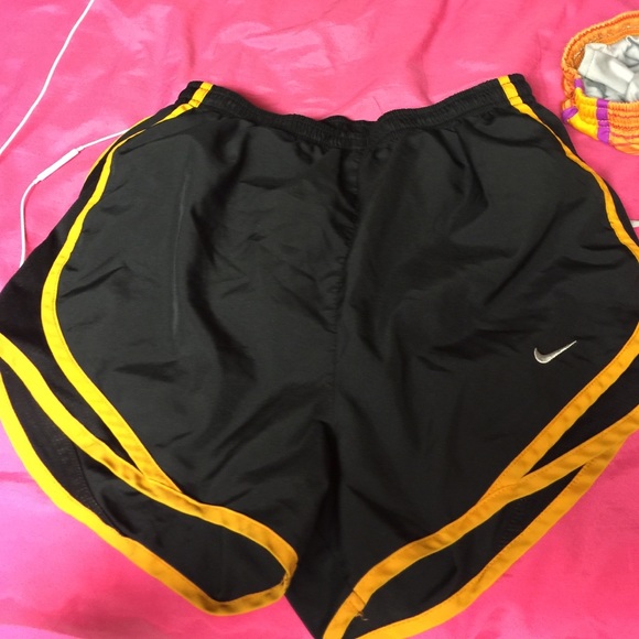 Nike shorts - Picture 1 of 1