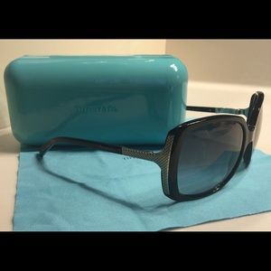 Authentic T&Co black square sunnies