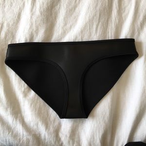 Black Triangl Bottom