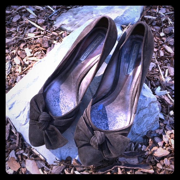 Via Spiga Suede Pumps - Picture 1 of 4