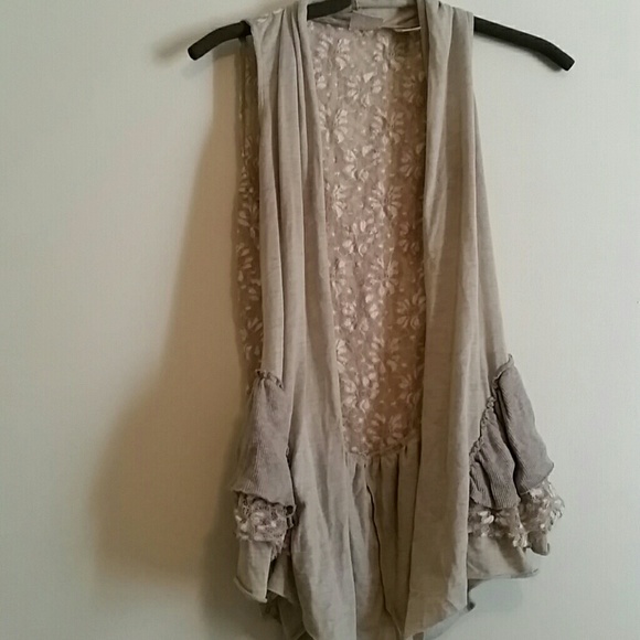 *sold* Daytrip vest size small, fits to a m