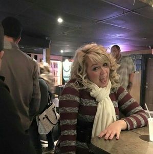 Meet your Posher, Elizabeth