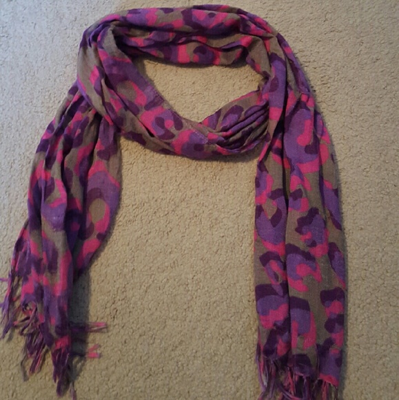 Long scarf - Picture 1 of 3