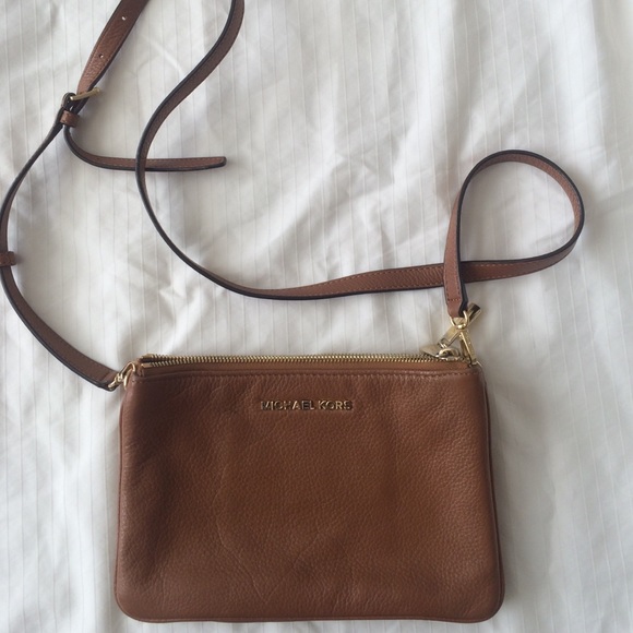 Micheal Kors 3 pockets cross-body