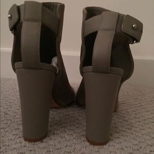Vince Shoes - Vince Addison Leather Boot in Woodsmoke 40 Vince Shoes - Vince Addison Leather Boot in Woodsmoke 40