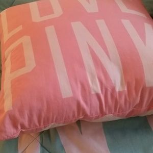 VS Pillow