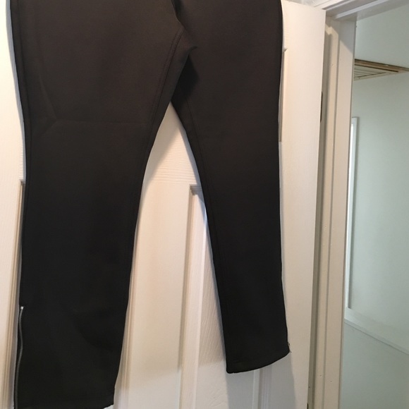 Black jeggings 👖polyester material - Picture 2 of 4