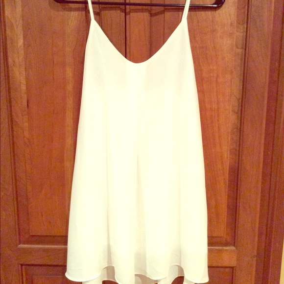 Brand new, White mini dress from Tobi. Size small.