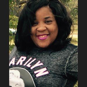 Meet your Posher, Derrika