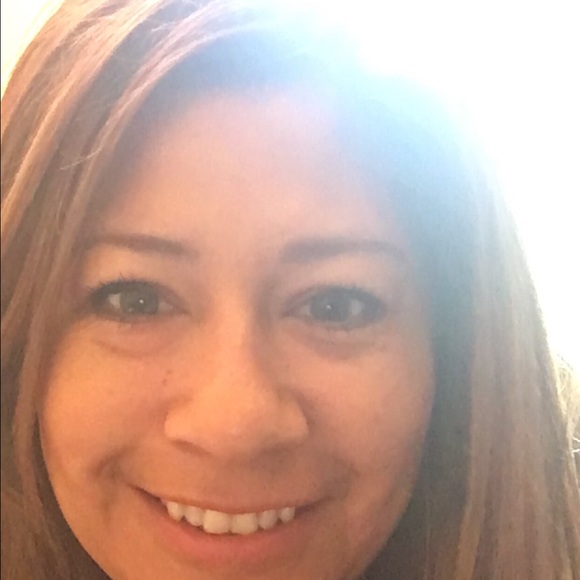 Meet your Posher, Sandra - Picture 2 of 4