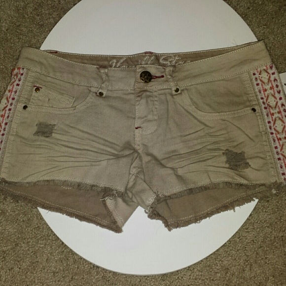 Size 7 Brand New Khaki Shorts