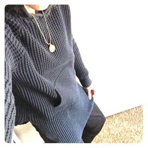 Cozy, slim, tunic sweater hoodie