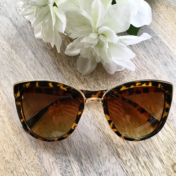 Accessories - Leopard and Gold Trim Sunglasses