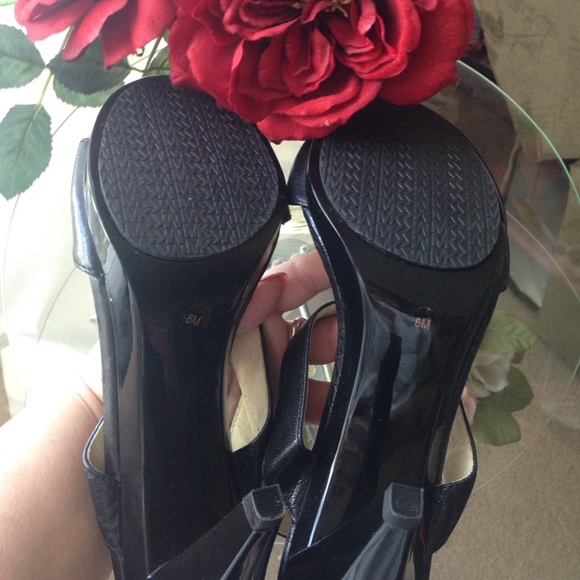 Michael Kors Strappy Heel Sandals! - Picture 2 of 4
