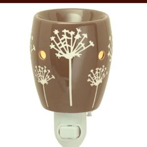 NEW! Taro Plugin Scentsy Warmer