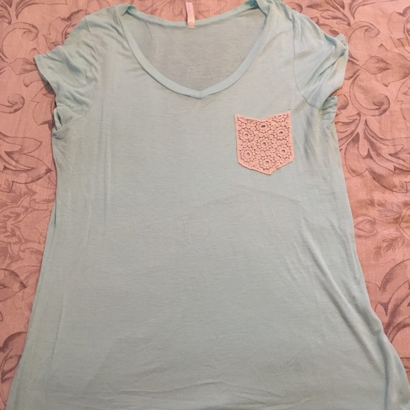 ******sold****Cute tee