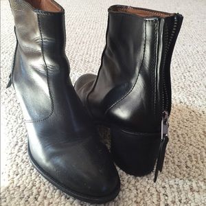 Madewell 7 1/2 Black Booties