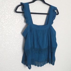 BLUE WOVEN CROCHET TRIMMED FLOUNCE TOP