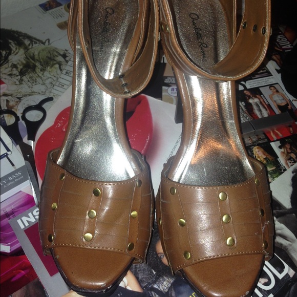 Tan heels