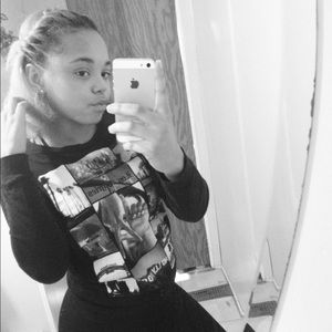 Meet your Posher, Iesha