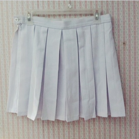 White pleated tennis skirt
