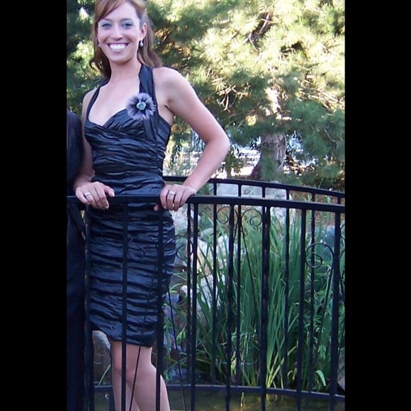 Black Nicole Miller ruched cocktail dress - sz 4 - Picture 4 of 4