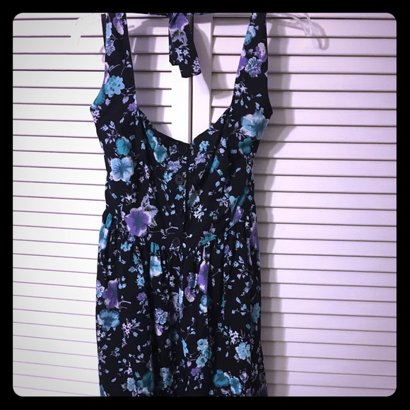 FLASH SALE ⚠️ Short Floral Pattern Sundress - Med