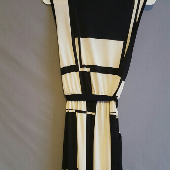 Cute geo dress - Picture 2 of 2