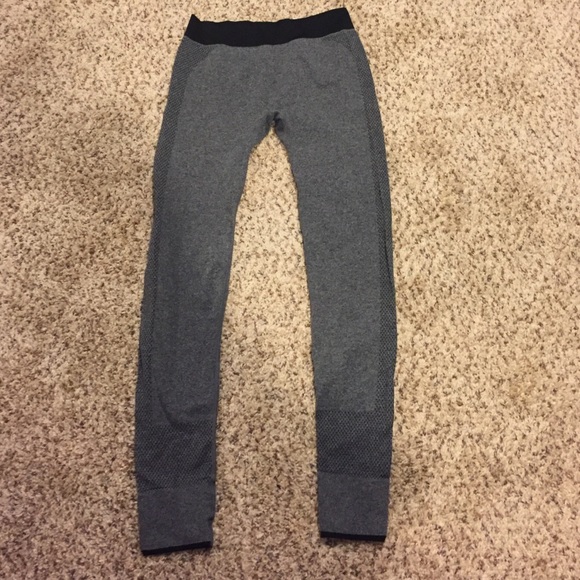 NWOT Grey and black leggings