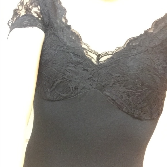 Guess Tops - ⚡️SALE⚡️Guess Lace Black Top (S/P)