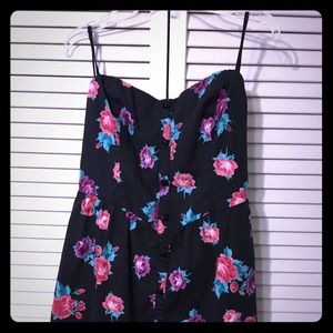 FLASH SALE ⚠️ Floral Romper (Shorts under) - Med