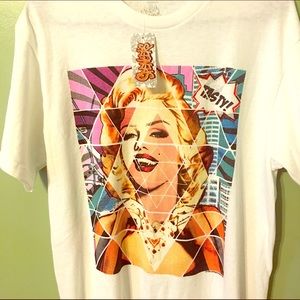 BRAND NEW MARILYN MONROE SHIRT ✨
