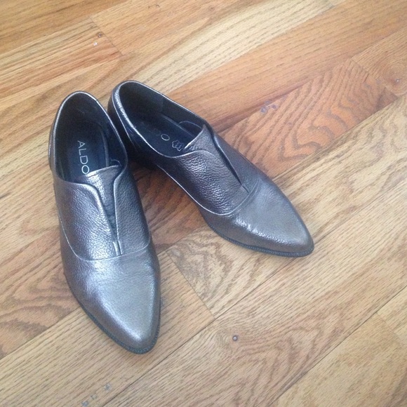 ALDO LUVDAY slip on pewter oxfords US 6