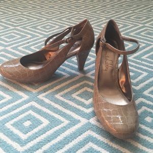 Tan Sam and Libby heels