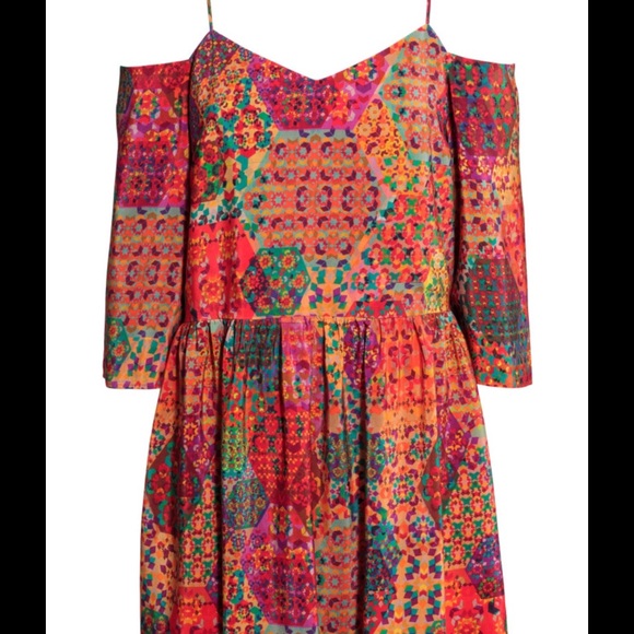 H&M Patterned Off-The-Shoulder DRESS Size 4 NWT! - Picture 2 of 3