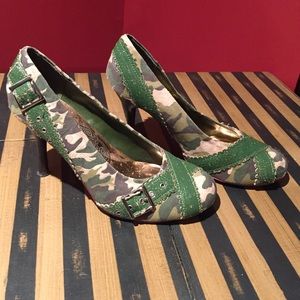 Naughty Monkey Camo Shoes Size 9.5