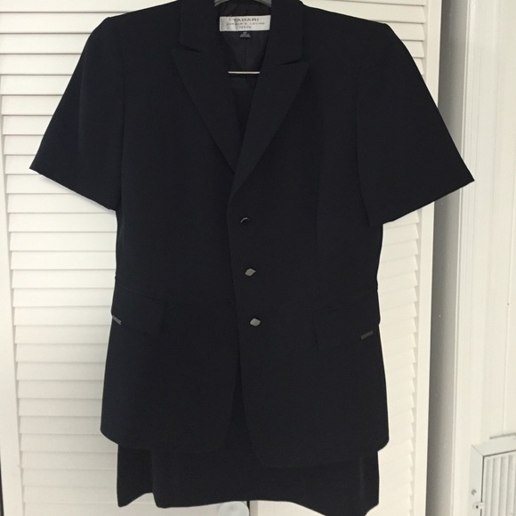 Tahari Arthur S. Levine 2 piece black skirt suit