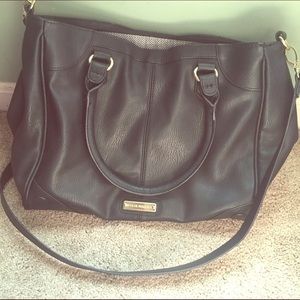 BLACK STEVE MADDEN BAG ✨