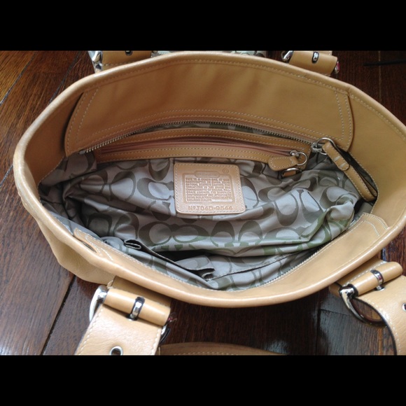 Purse - Picture 3 of 3
