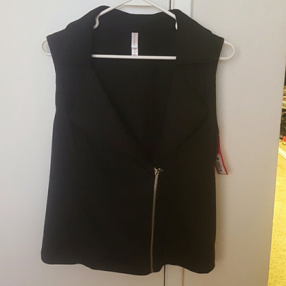 NWT zip tank top