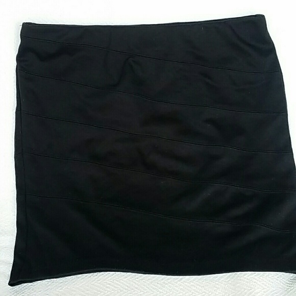Short black skirt